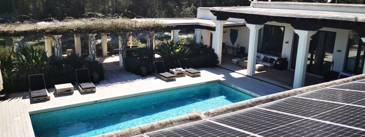 Villa de Lujo en Ibiza con Placas solares